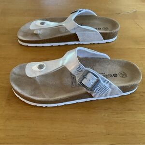 Esmeralda Natural Walk Iridescent White Thong Sandals 7 Adjustable Straps NEW